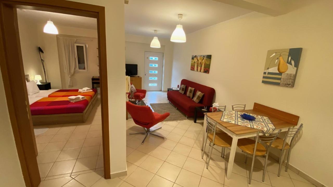 Appartement Patras Palm Tree Extérieur photo